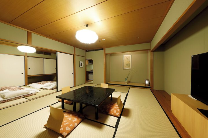 Room 14 of 118