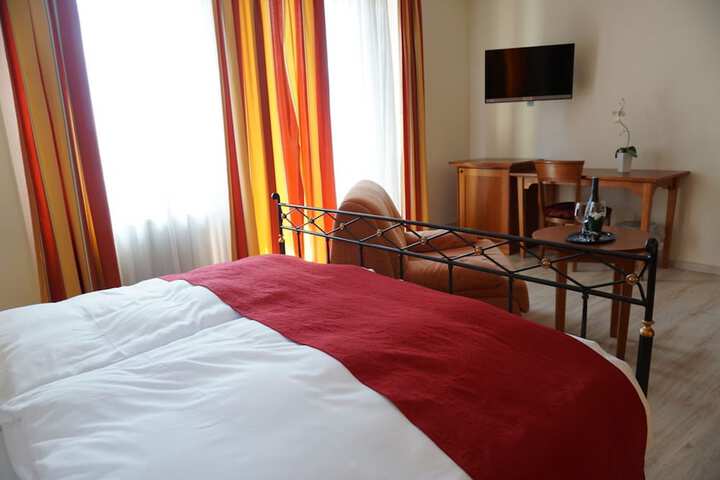 Room 31 of 82