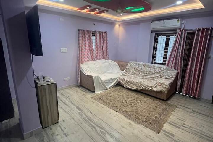 Room 9 of 18