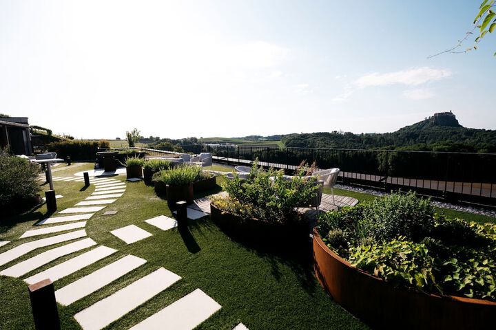 Sundeck 35 of 38