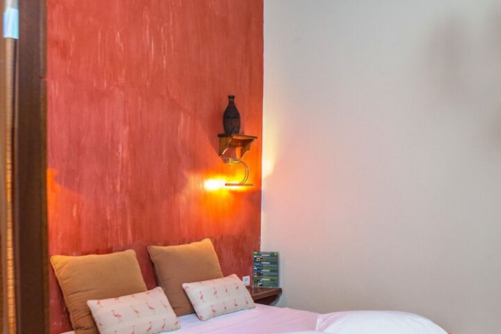 Room 15 of 48