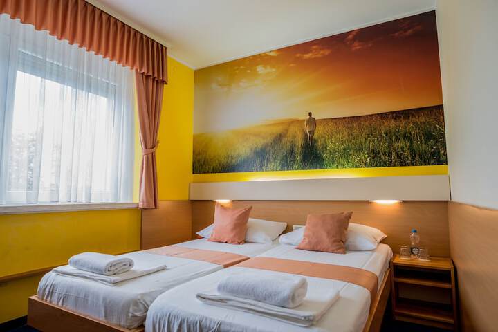 Room 10 of 61