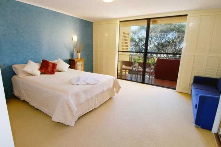 Room 9 of 136