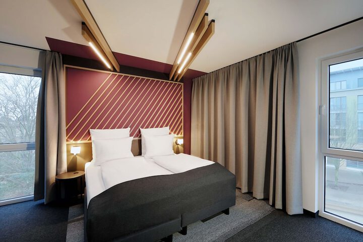 Room 8 of 28