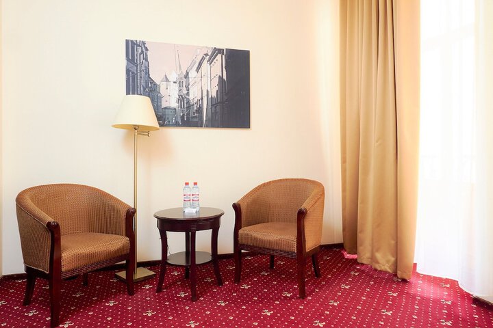 Room 27 of 45