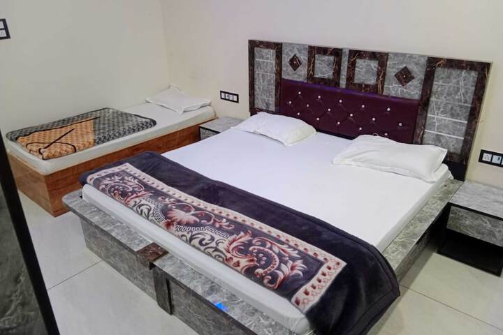 Room 9 of 23