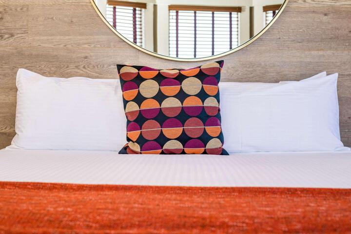 1 King Bed (1 of 3)