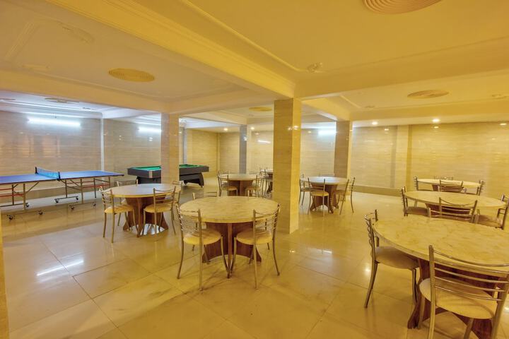 Ballroom/Hall 66 of 91