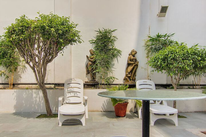 Pools & Facilities