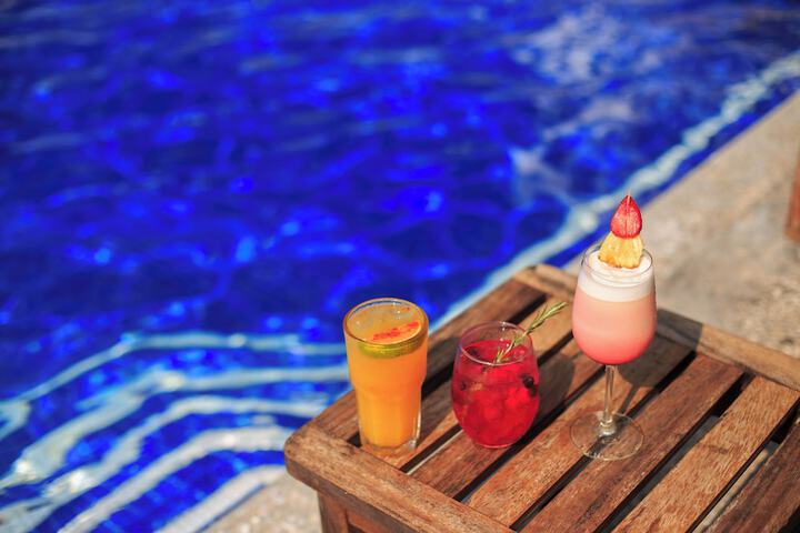 Hotel with Pool