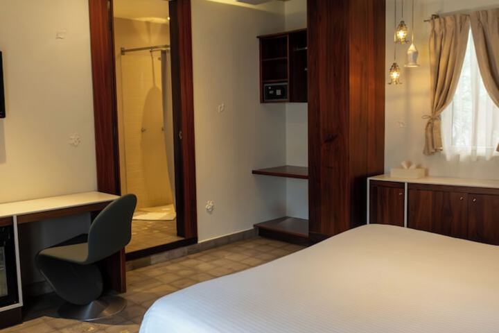 Room 8 of 44