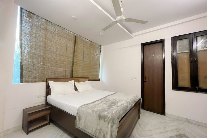 Room 3 of 6