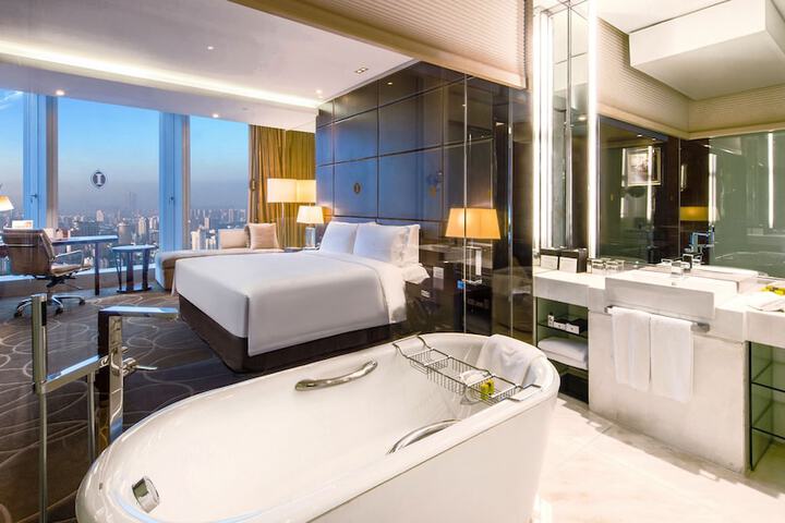 Room 20 of 54