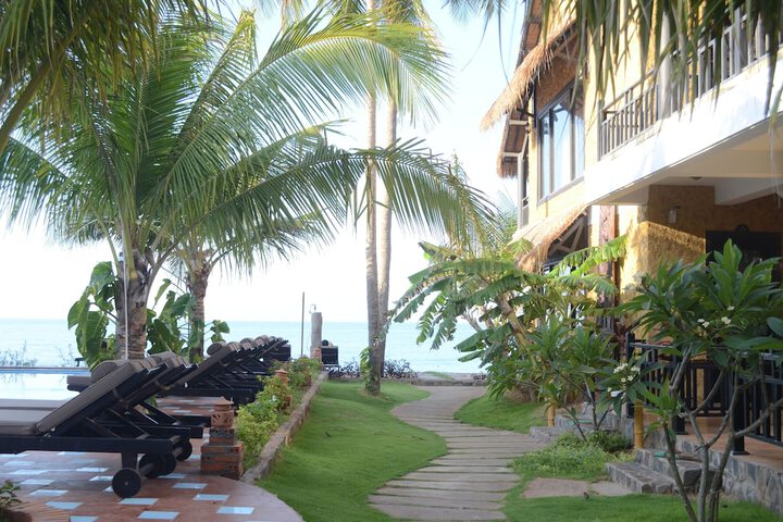 Hotel Exterior 128 of 146