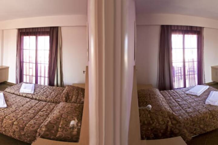 Room 13 of 74