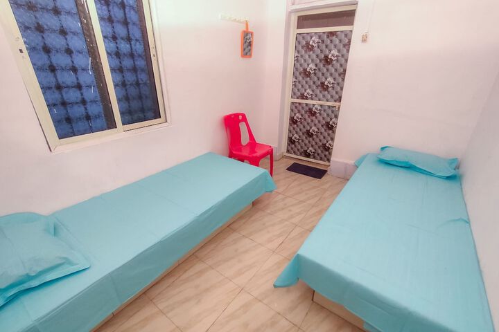 Room 6 of 9