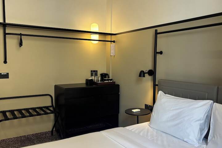 Room 30 of 67