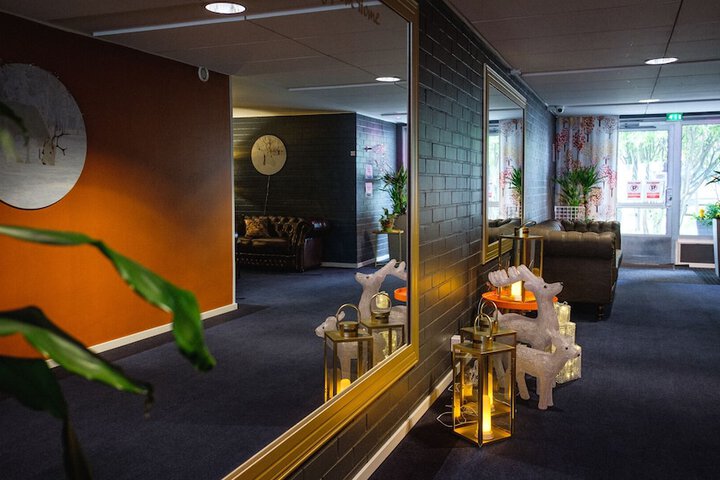 Hotel Interior 4 of 48