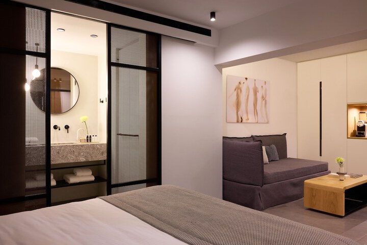 Room 38 of 71