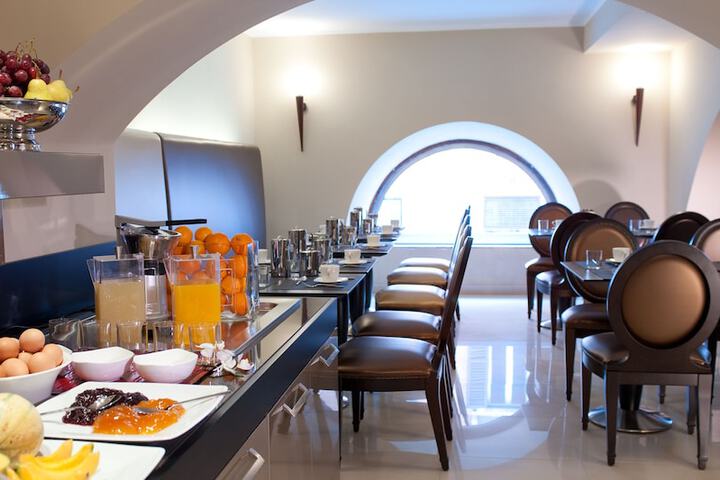 Breakfast/Coffee Service 55 of 77
