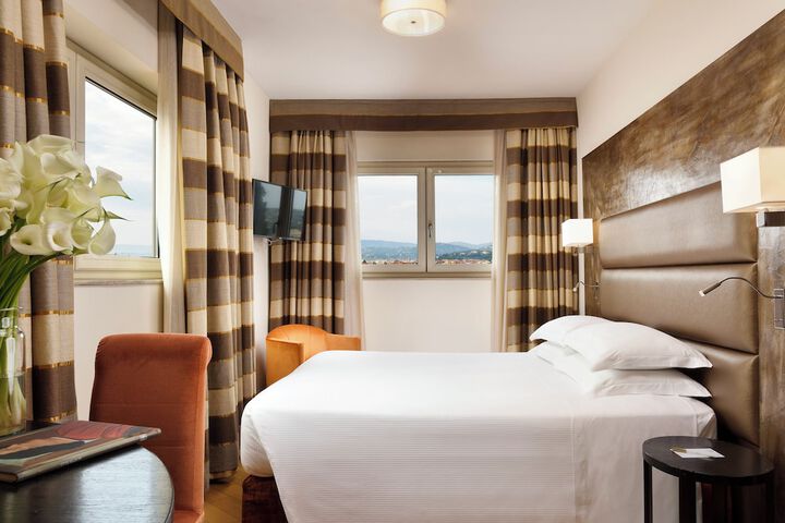 Room 4 of 81