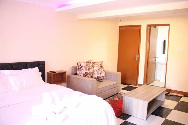 Room 12 of 22