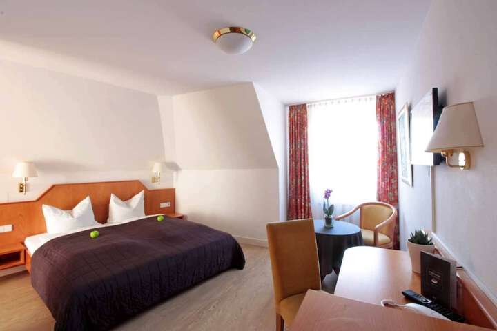 Room 13 of 70