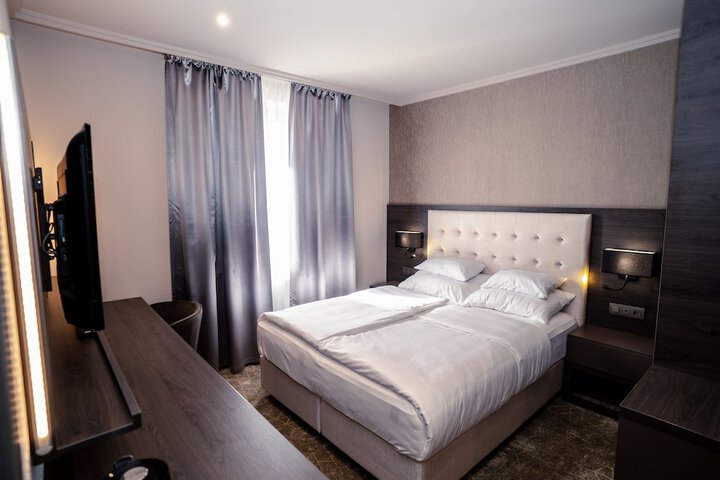 Room 7 of 55