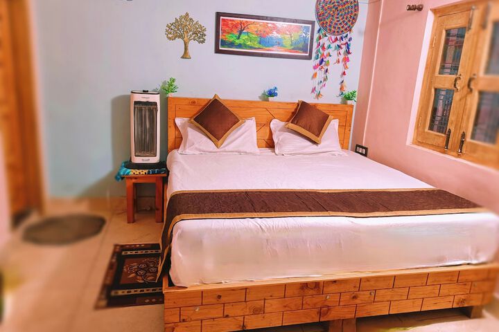 Room 4 of 43