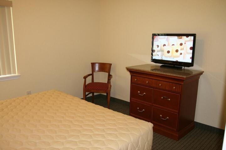 Room 6 of 38