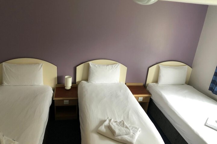 Room 15 of 33