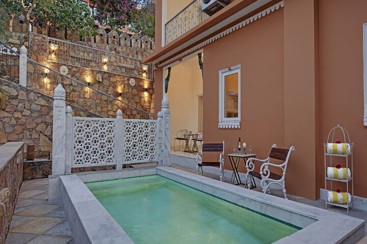Pool Hotel