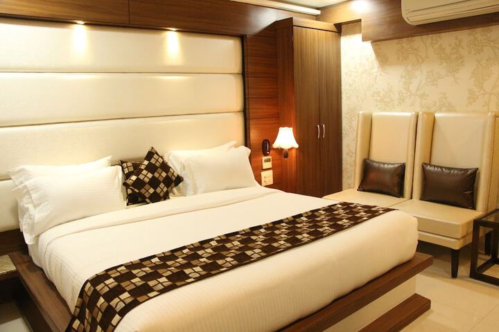 Room 6 of 123