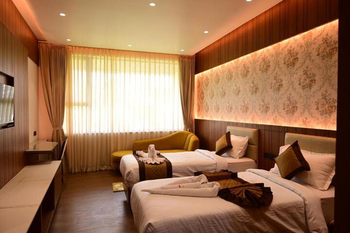 IJ Crowne