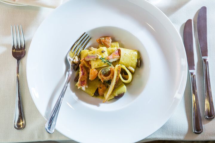 Lounge 61 of 74