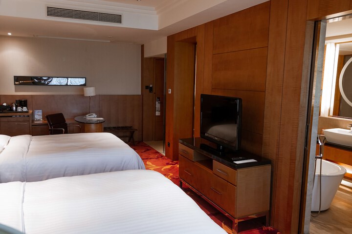 Room 10 of 72