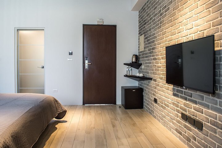 Room 13 of 100