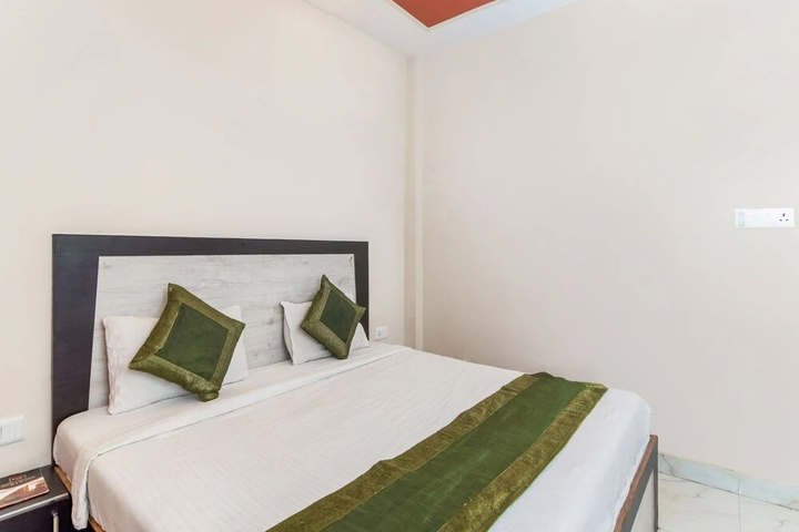 Room 5 of 21