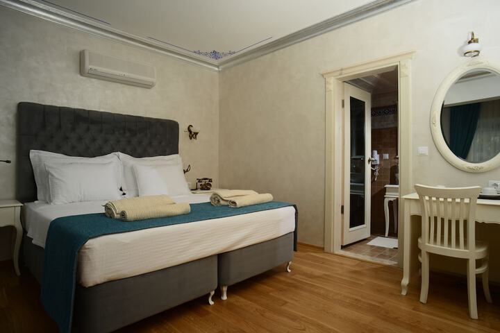 Room 22 of 68