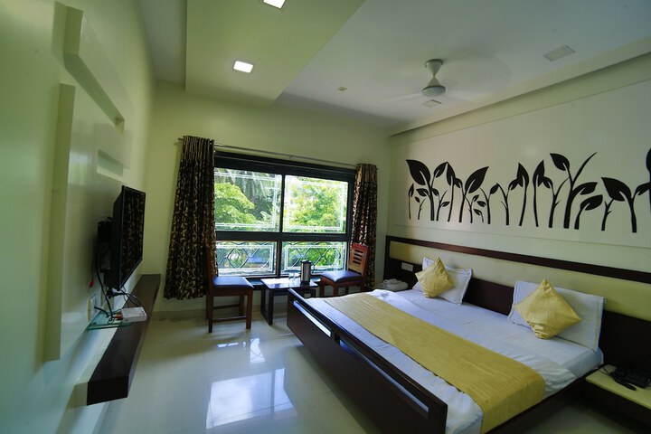 Room 9 of 35