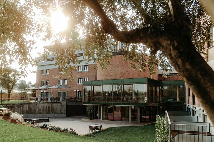 Hotel Exterior 56 of 56