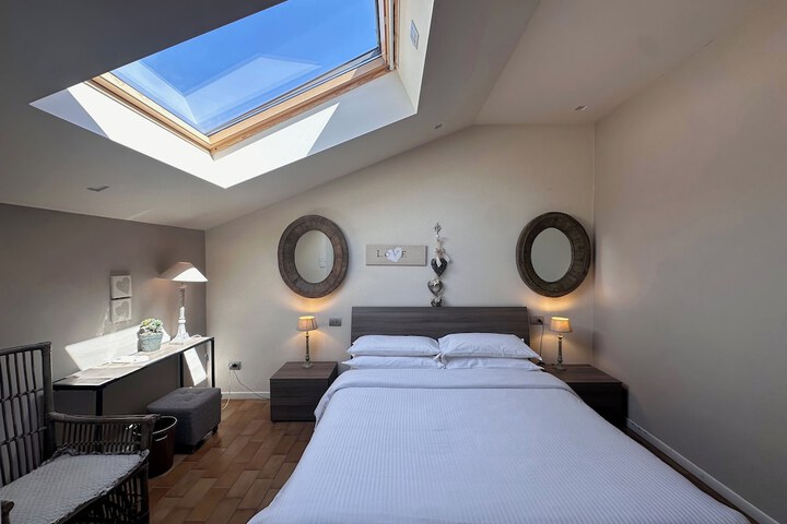 Room 52 of 140