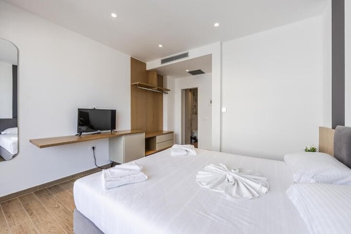 Room 13 of 95