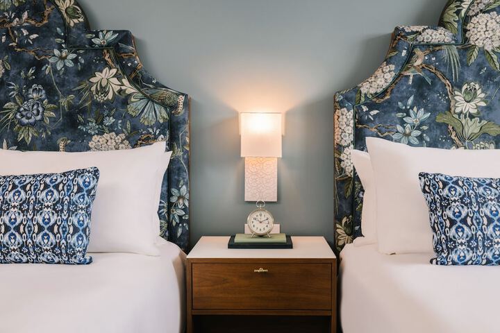 Quadruple Deluxe Queen Bed (4 of 6)