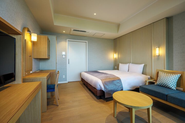 Room 27 of 96