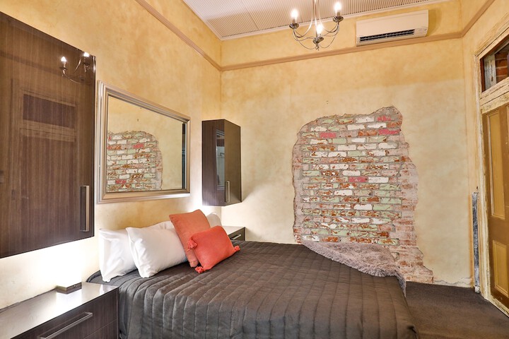 Room 4 of 23