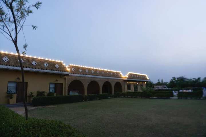 Hotel Exterior 21 of 22