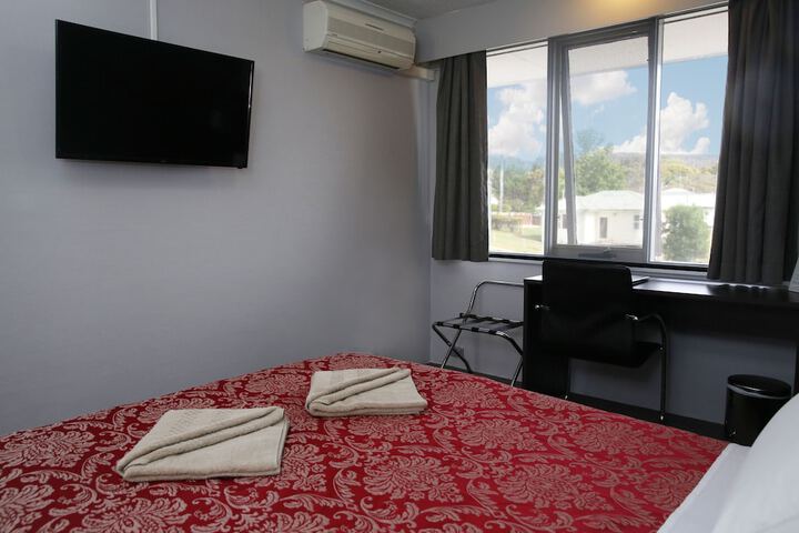 Room 2 of 52