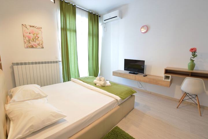 Room 27 of 139