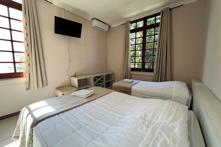 Room 32 of 206